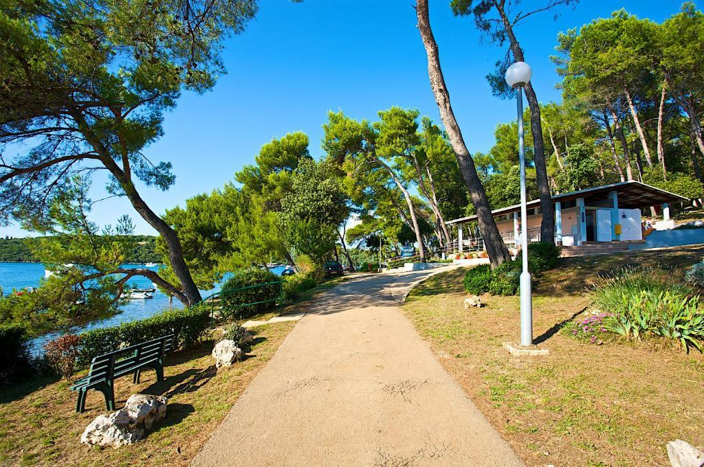 Arena Indije Mobile Homes Banjole Exterior photo